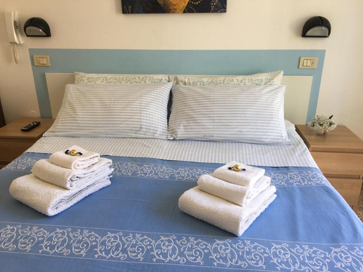 Hotel Villa Rinaldini Rimini Buitenkant foto