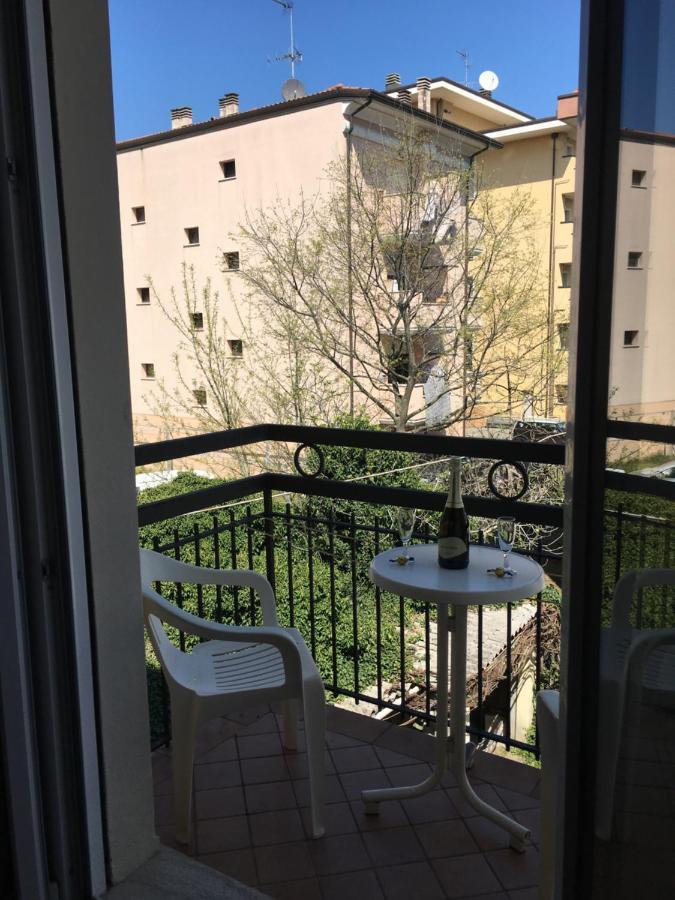 Hotel Villa Rinaldini Rimini Buitenkant foto