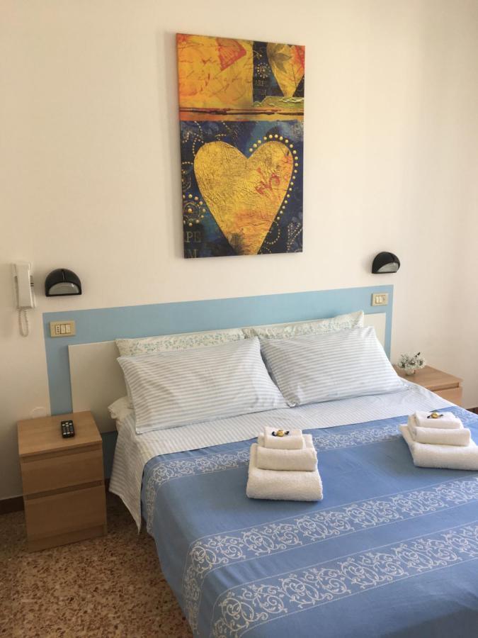 Hotel Villa Rinaldini Rimini Buitenkant foto