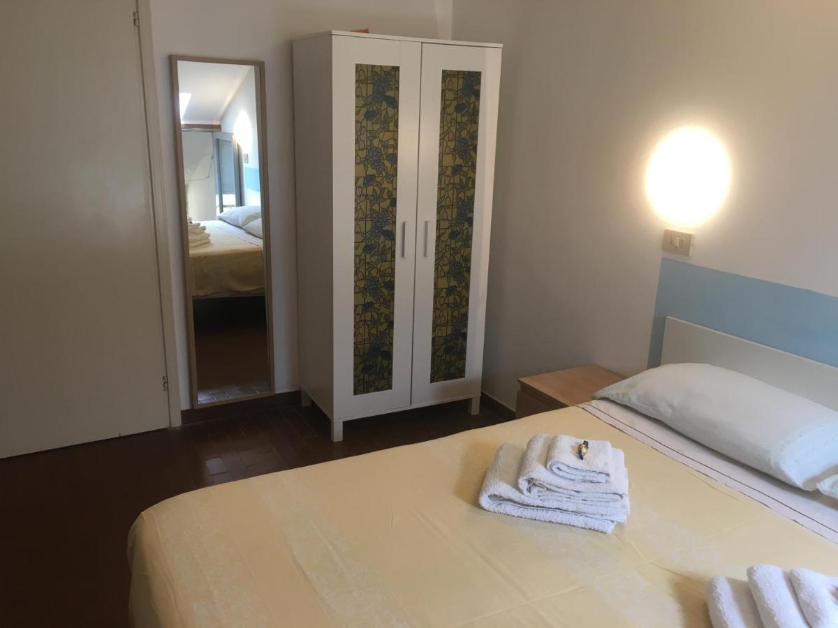 Hotel Villa Rinaldini Rimini Buitenkant foto